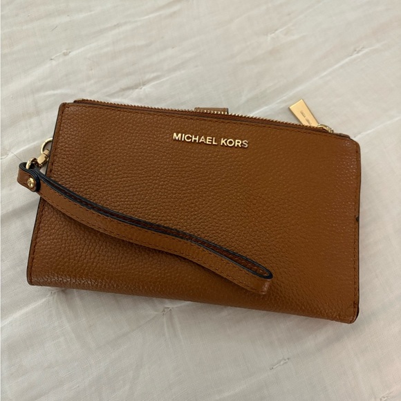 Michael Kors  Jet Set Tan and Gold Wristlet - Picture 1 of 4